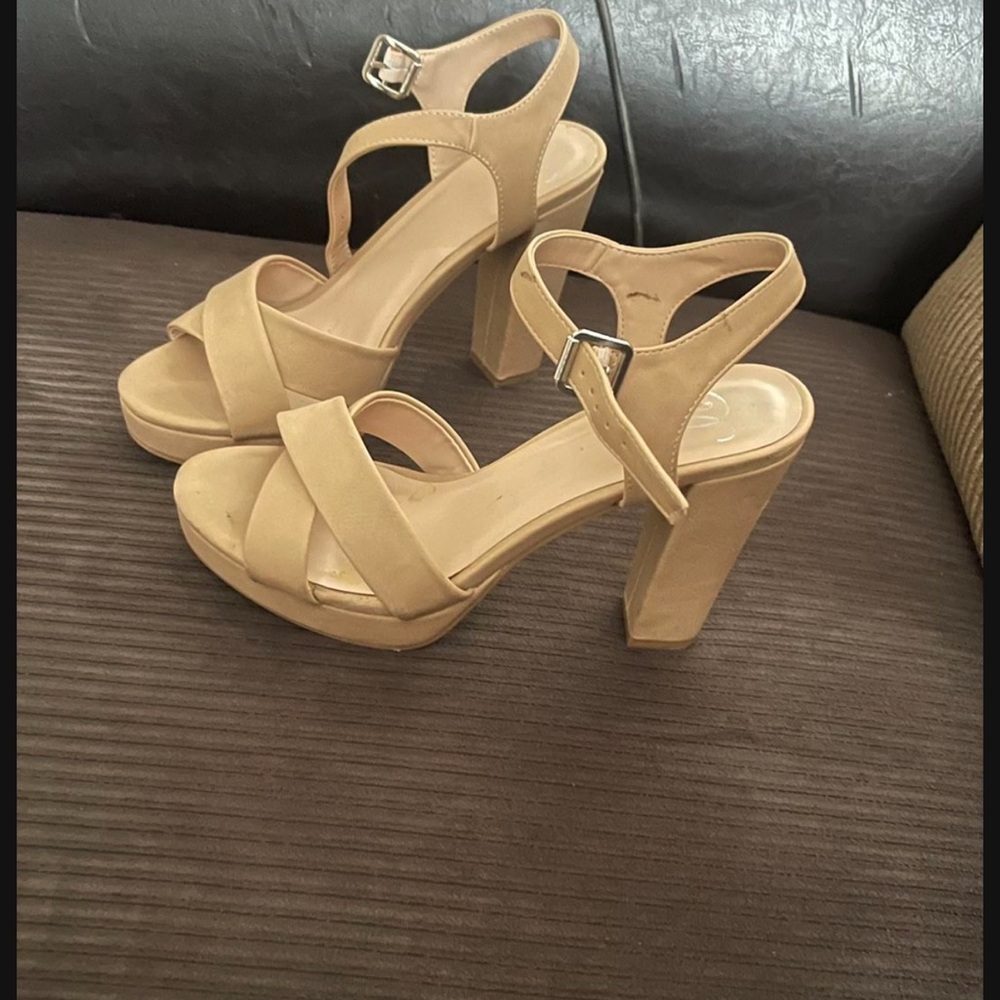 Elegant Tan Women's Heels